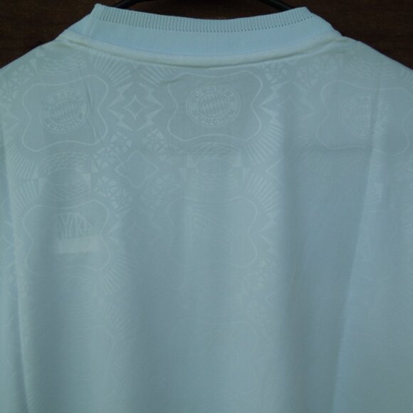 Bayern Munich 125th Anniversary edition, Large - Picture 10 of 10